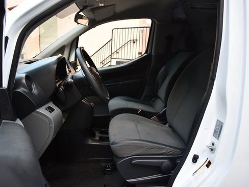 Used 2019 Nissan NV200 S w/ Back Door Glass Package image 11