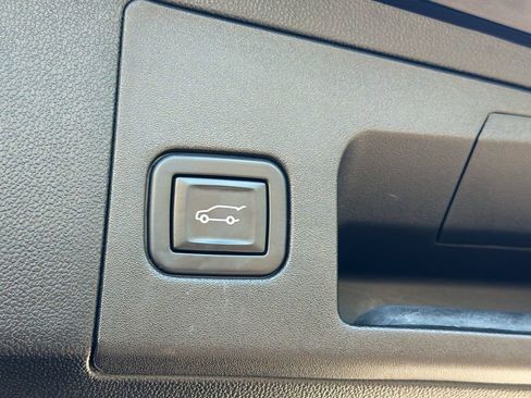 Certified 2022 Cadillac XT5 Premium Luxury FWD image 13