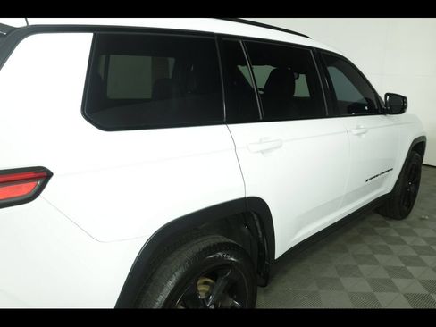 Used 2023 Jeep Grand Cherokee L Laredo AWD/4WD image 20