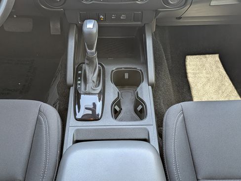 Used 2023 Nissan Frontier SV w/ Midnight Edition Package image 21