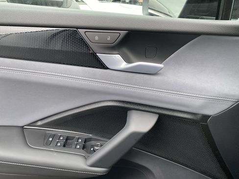 New 2026 Volkswagen Tiguan SE R-Line image 15