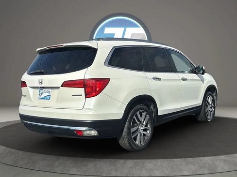Used 2016 Honda Pilot Touring image 10