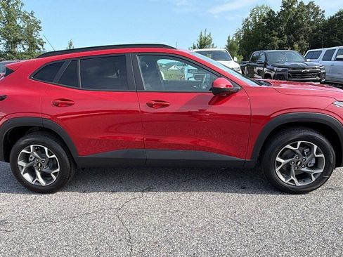 New 2026 Chevrolet Trax LT w/ Driver Confidence Package FWD image 6