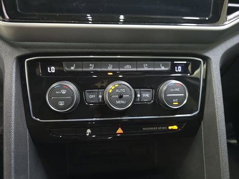 Used 2021 Volkswagen Atlas Cross Sport SEL Premium R-Line image 25