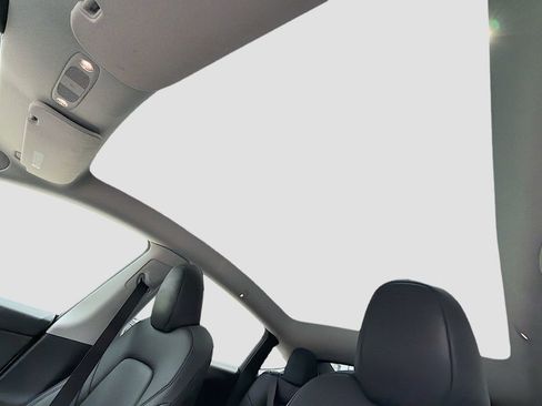 Used 2023 Tesla Model Y Long Range image 22