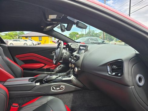 Used 2020 Aston Martin V8 Vantage Coupe RWD image 22