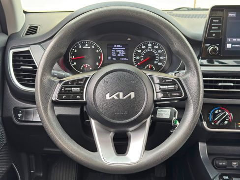 Used 2023 Kia Seltos LX AWD/4WD image 18