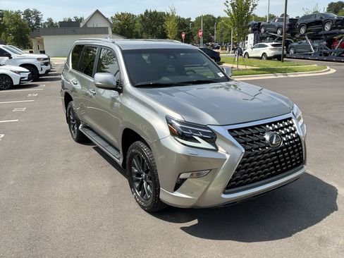 Used 2022 Lexus GX 460 Premium w/ Premium Package AWD/4WD image 2
