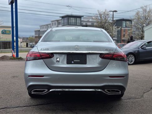 Used 2022 Mercedes-Benz E 350 4MATIC Sedan image 5