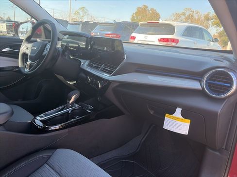 New 2026 Chevrolet Trax LT w/ Driver Confidence Package image 13