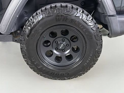 Used 2023 Jeep Wrangler Sport AWD/4WD image 28