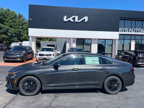 New 2025 Kia K5 LXS image 2
