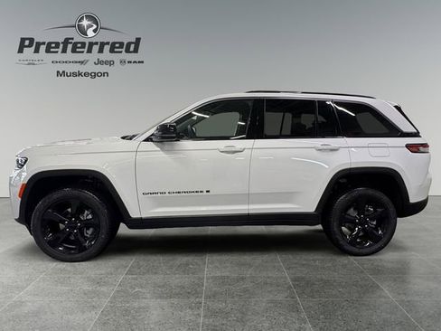 New 2026 Jeep Grand Cherokee Limited image 9