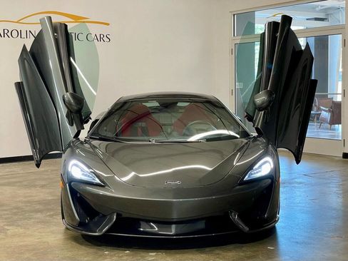 Used 2017 McLaren 570S image 35