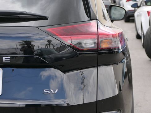 Used 2024 Nissan Rogue SV FWD image 4
