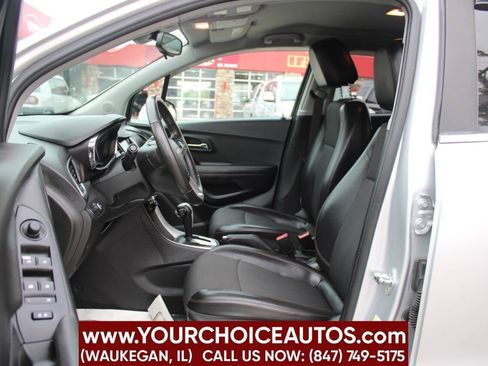 Used 2018 Chevrolet Trax LT w/ LT Convenience Package image 14
