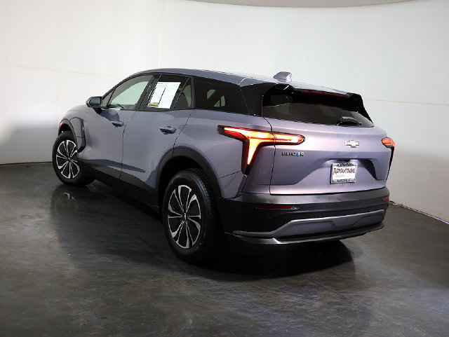 Used 2025 Chevrolet Blazer EV LT FWD image 2