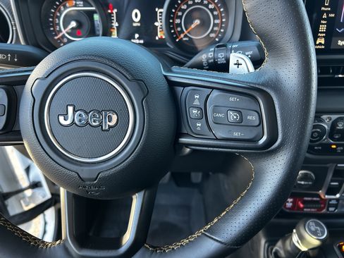 Used 2025 Jeep Wrangler Unlimited Rubicon 392 image 24