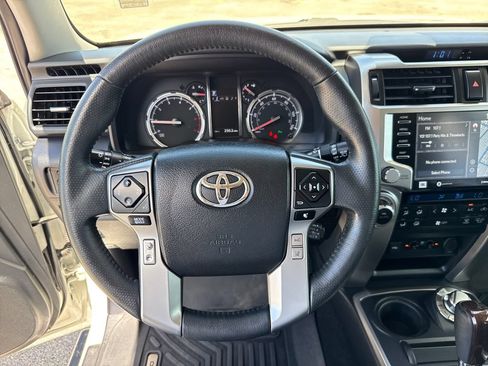 Used 2021 Toyota 4Runner Limited AWD/4WD image 15