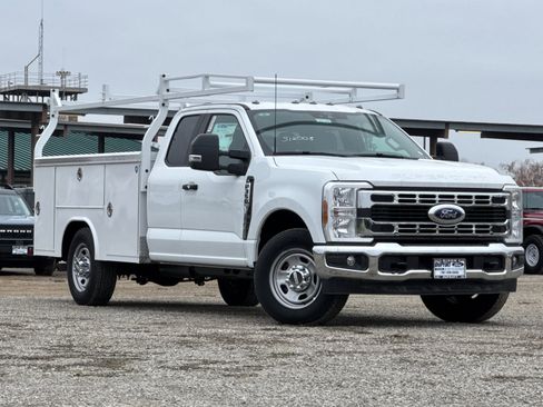 New 2025 Ford F350 XL w/ XL Chrome Package image 2