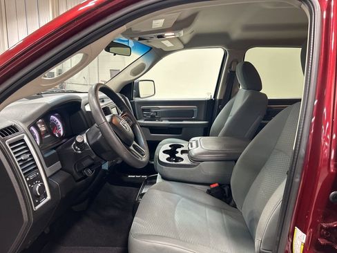 Used 2019 RAM 1500 Classic SLT image 10