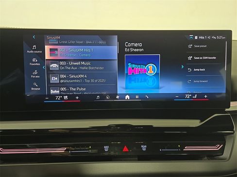 Used 2025 BMW 530i xDrive w/ Premium Package image 24