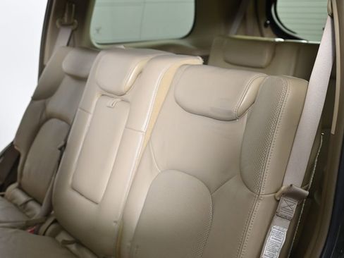 Used 2005 Nissan Pathfinder LE w/ (U01) LE Navigation Pkg image 24