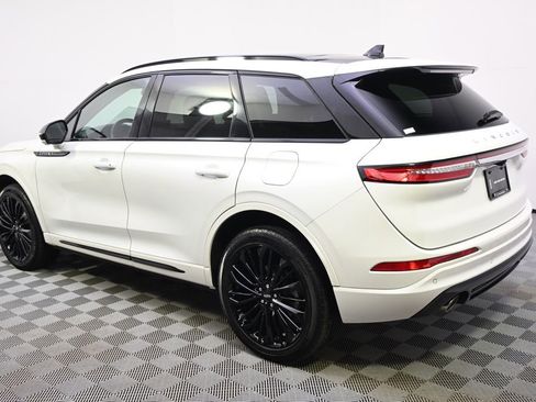 New 2026 Lincoln Corsair Reserve w/ Jet Appearance Package AWD/4WD image 3