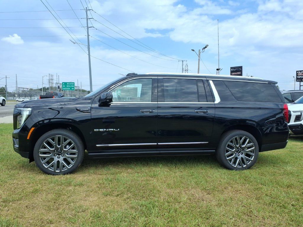 New 2026 GMC Yukon XL Denali Ultimate AWD/4WD image 4