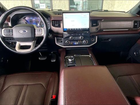Used 2024 Ford Expedition Limited image 16