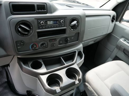 Used 2024 Ford E-450 and Econoline 450 Super Duty w/ Power Windows & Locks Group RWD image 15
