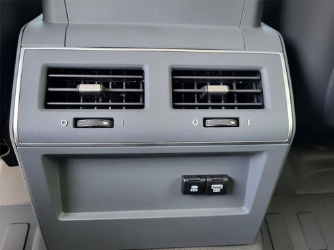 Used 2024 INEOS Grenadier AWD/4WD image 32
