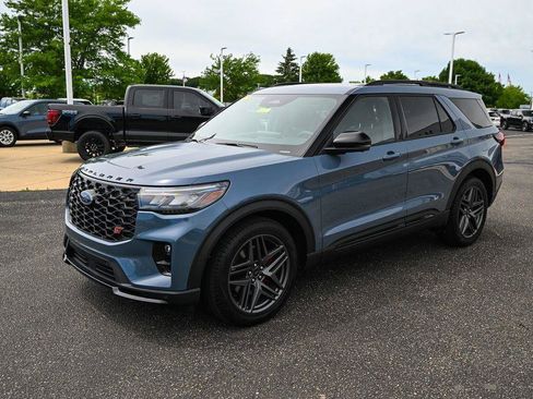 Certified 2026 Ford Explorer ST w/ Sun And Sound Package AWD/4WD image 9