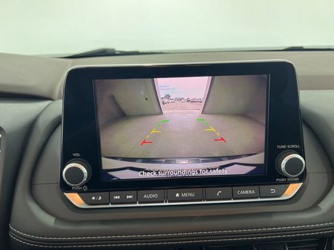 Used 2023 Nissan Rogue SV FWD image 13