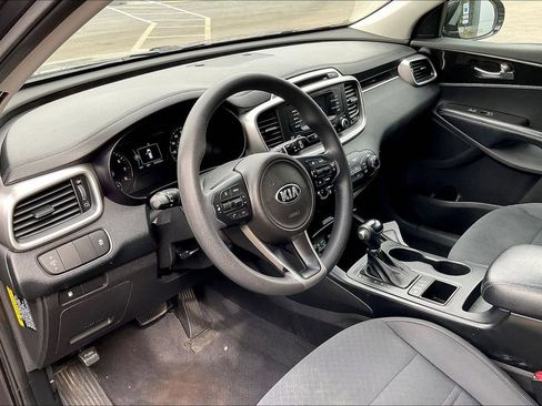 Used 2017 Kia Sorento AWD image 17