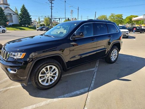 Certified 2021 Jeep Grand Cherokee Laredo AWD/4WD image 7