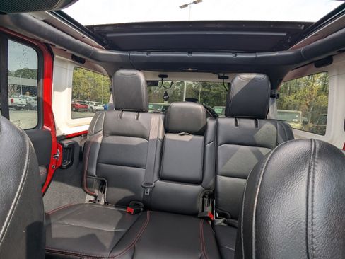 Used 2022 Jeep Wrangler Unlimited Rubicon w/ Xtreme Recon 35" Tire Package image 10