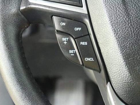 Used 2018 Ford Fusion SE w/ Equipment Group 202A FWD image 15