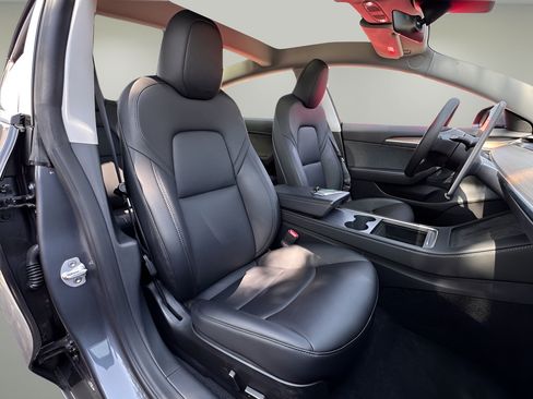 Used 2023 Tesla Model 3 Standard Range RWD image 19