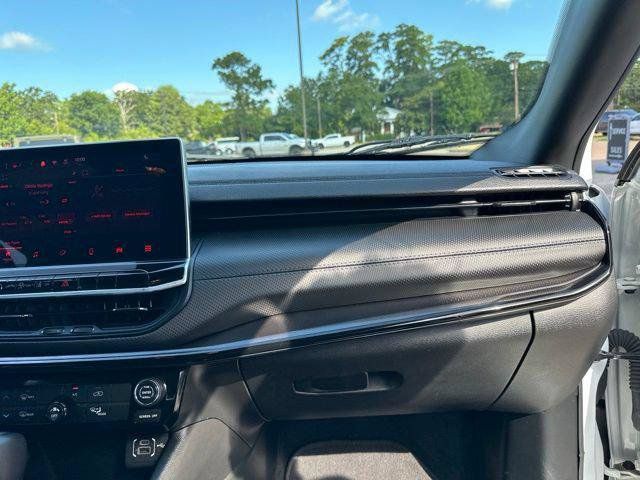 Certified 2025 Jeep Compass Latitude w/ Altitude Special Edition AWD/4WD image 43