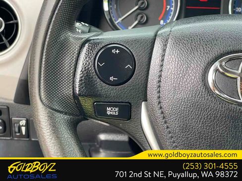 Used 2017 Toyota Corolla LE w/ Carpet Mat Package (TMS) FWD image 20