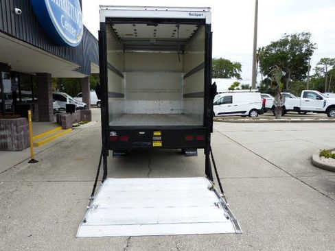 Used 2017 Chevrolet Express 3500 RWD image 19