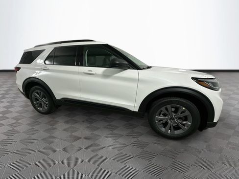 New 2026 Ford Explorer Active w/ Active Comfort Package AWD/4WD image 4