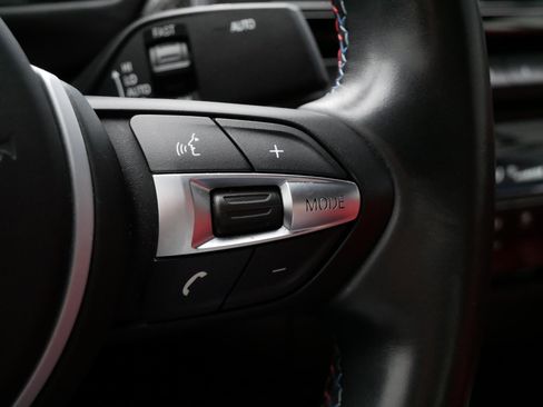 Used 2018 BMW M4 Convertible image 27