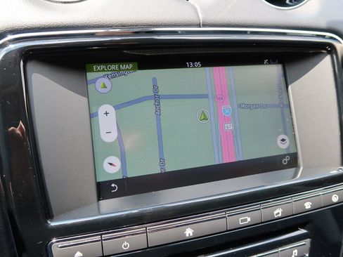 Used 2017 Jaguar XJ R-Sport image 30