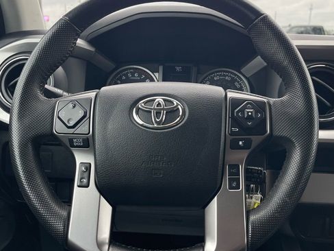 Used 2022 Toyota Tacoma SR5 RWD image 19