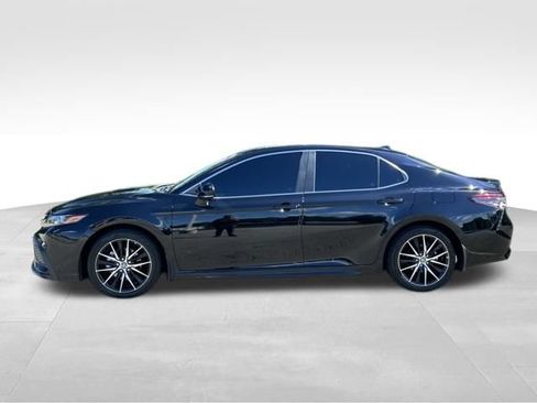 Used 2023 Toyota Camry SE w/ Cold Weather Package AWD/4WD image 2