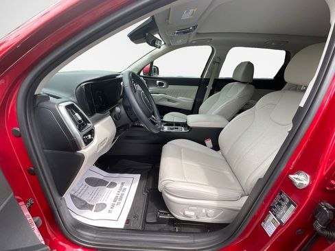 Certified 2023 Kia Sorento SX Prestige w/ Panoramic Sunroof Package AWD/4WD image 12