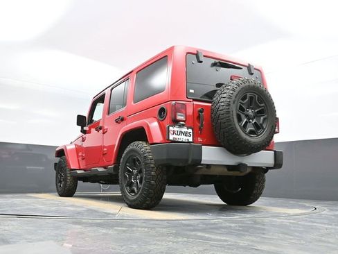 Used 2011 Jeep Wrangler Unlimited Sahara w/ Dual Top Group image 43