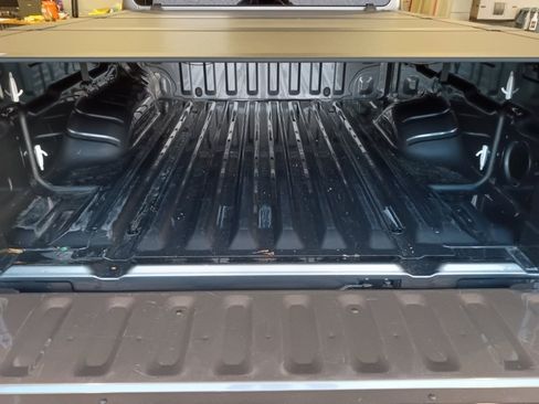 Used 2025 Nissan Frontier SV RWD image 15